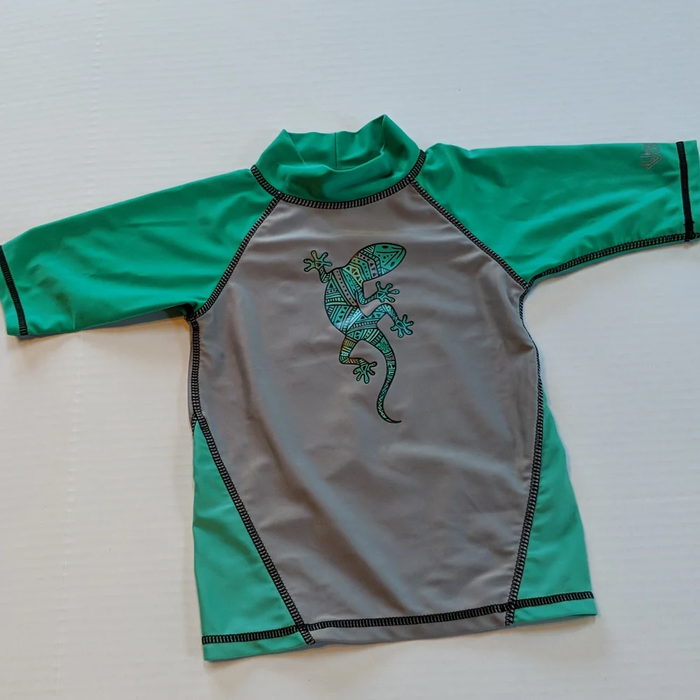 UV Skinz boys swim top. Sz 5